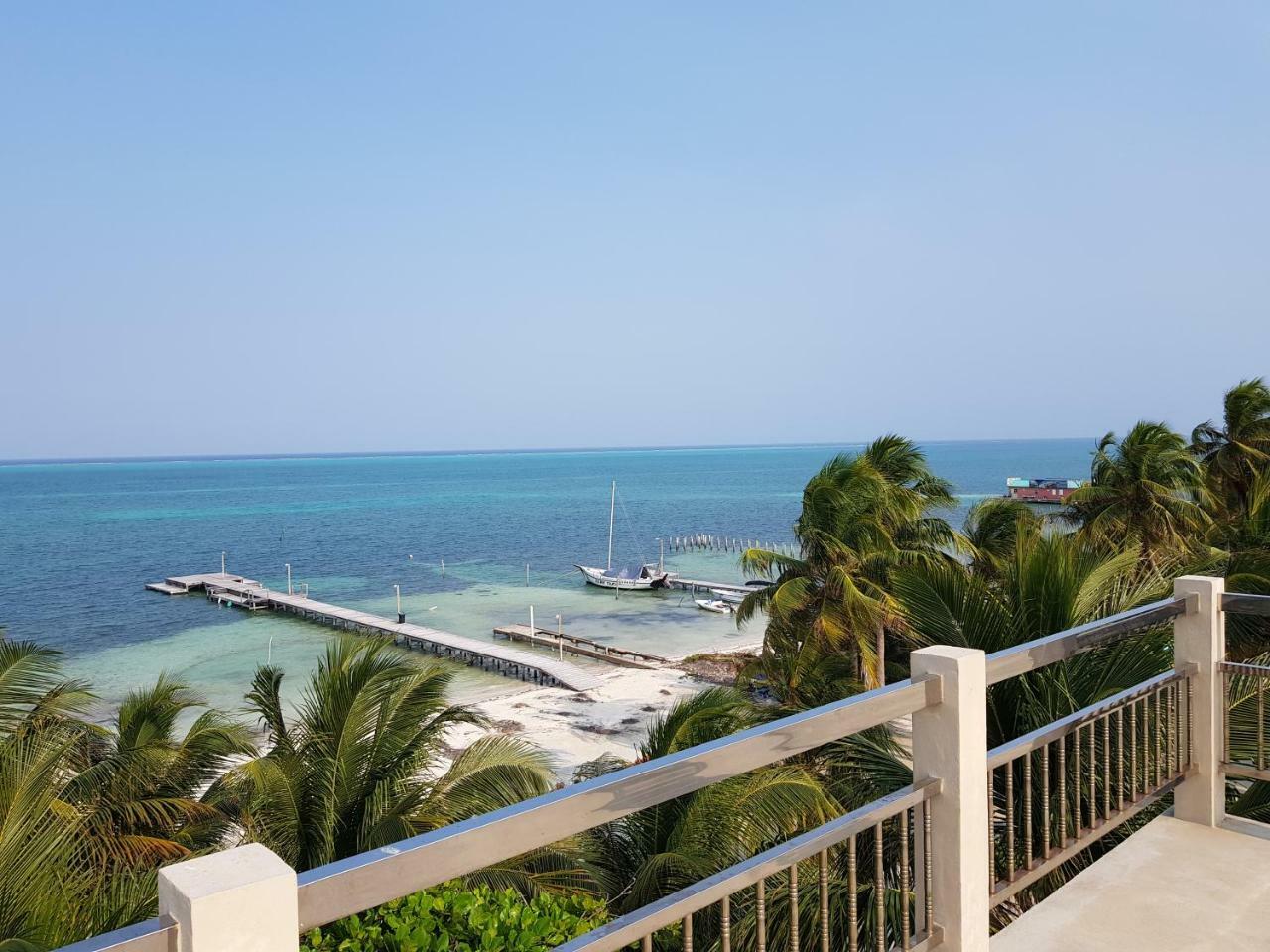 Caye Caulker Beach Hotel Eksteriør billede